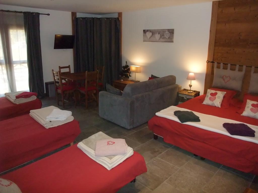 Le Domaine Du Grand Cellier Chambres D'Hotes En Savoie Tournon Exterior photo