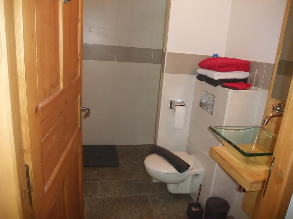 Le Domaine Du Grand Cellier Chambres D'Hotes En Savoie Tournon Exterior photo