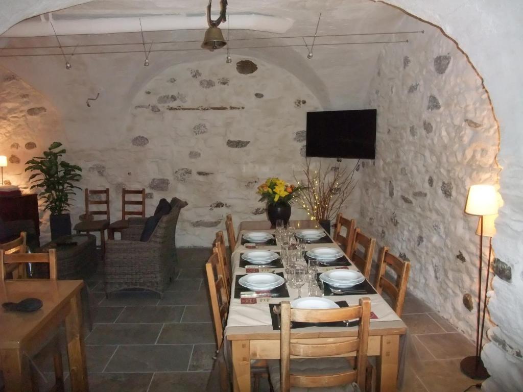 Le Domaine Du Grand Cellier Chambres D'Hotes En Savoie Tournon Exterior photo